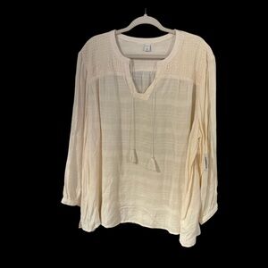 Woman’s old navy pullover shirt..brand new